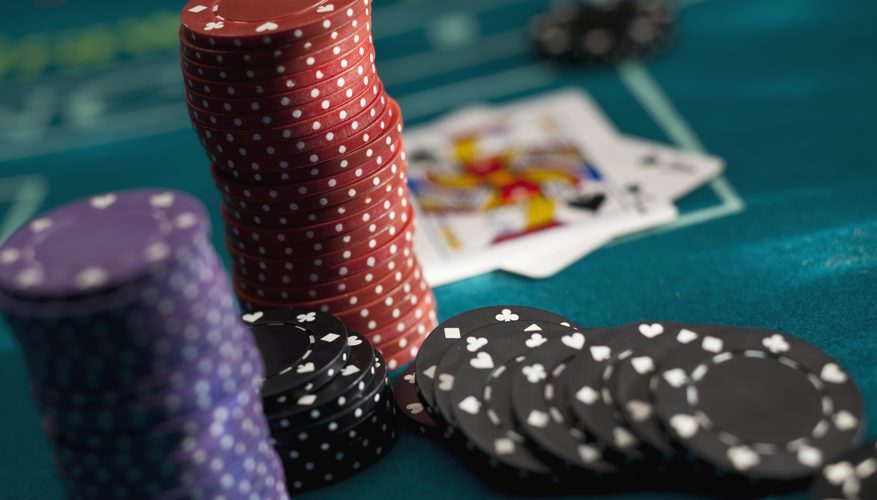 Cómo crear sus propios juegos de casino para una noche de juegos