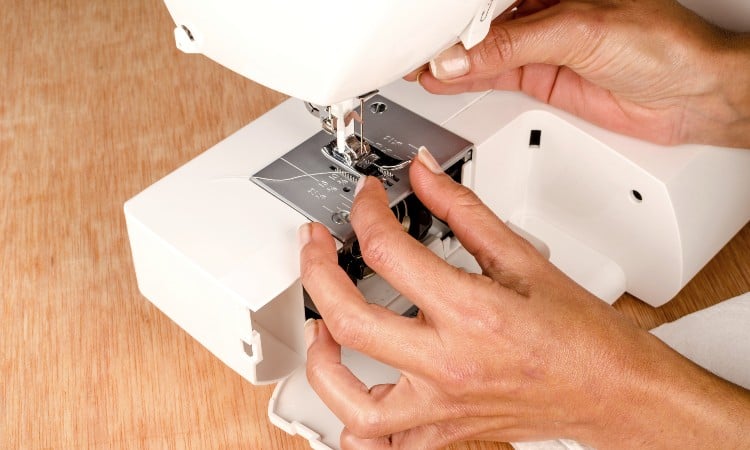 Solución de problemas de la máquina de coser Singer