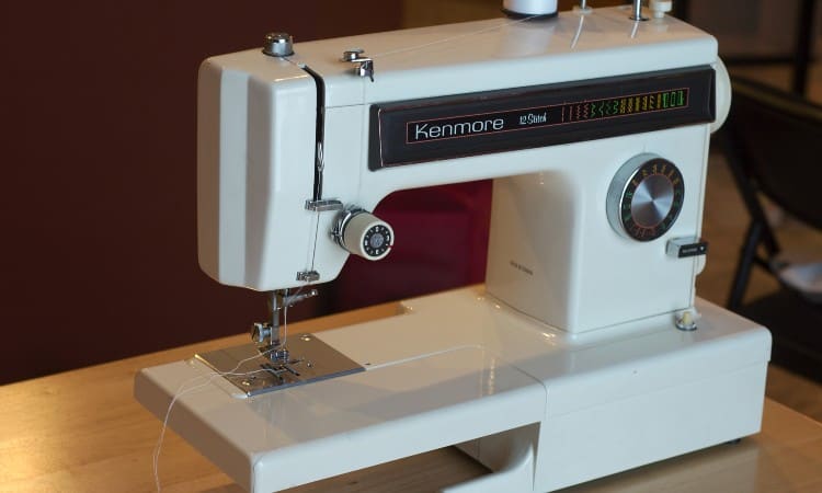 Máquina de coser Kenmore