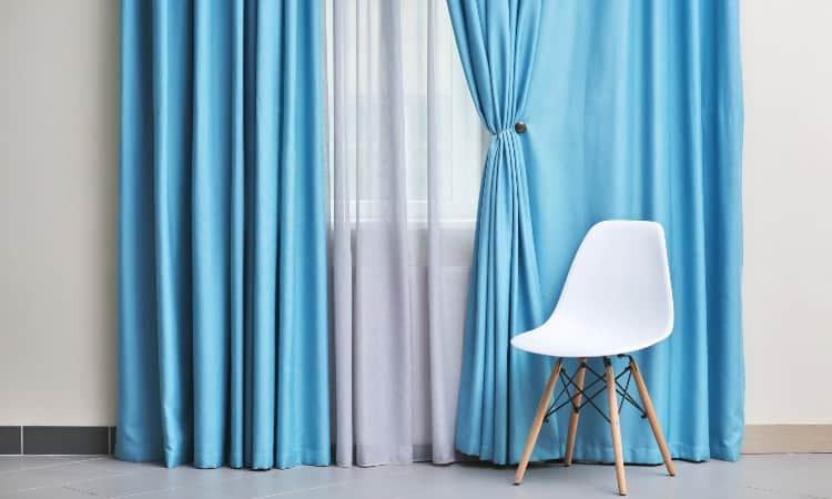 ¿Cuánta tela necesito para las cortinas?