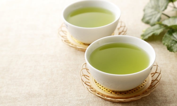 ¿El té verde mancha la ropa?